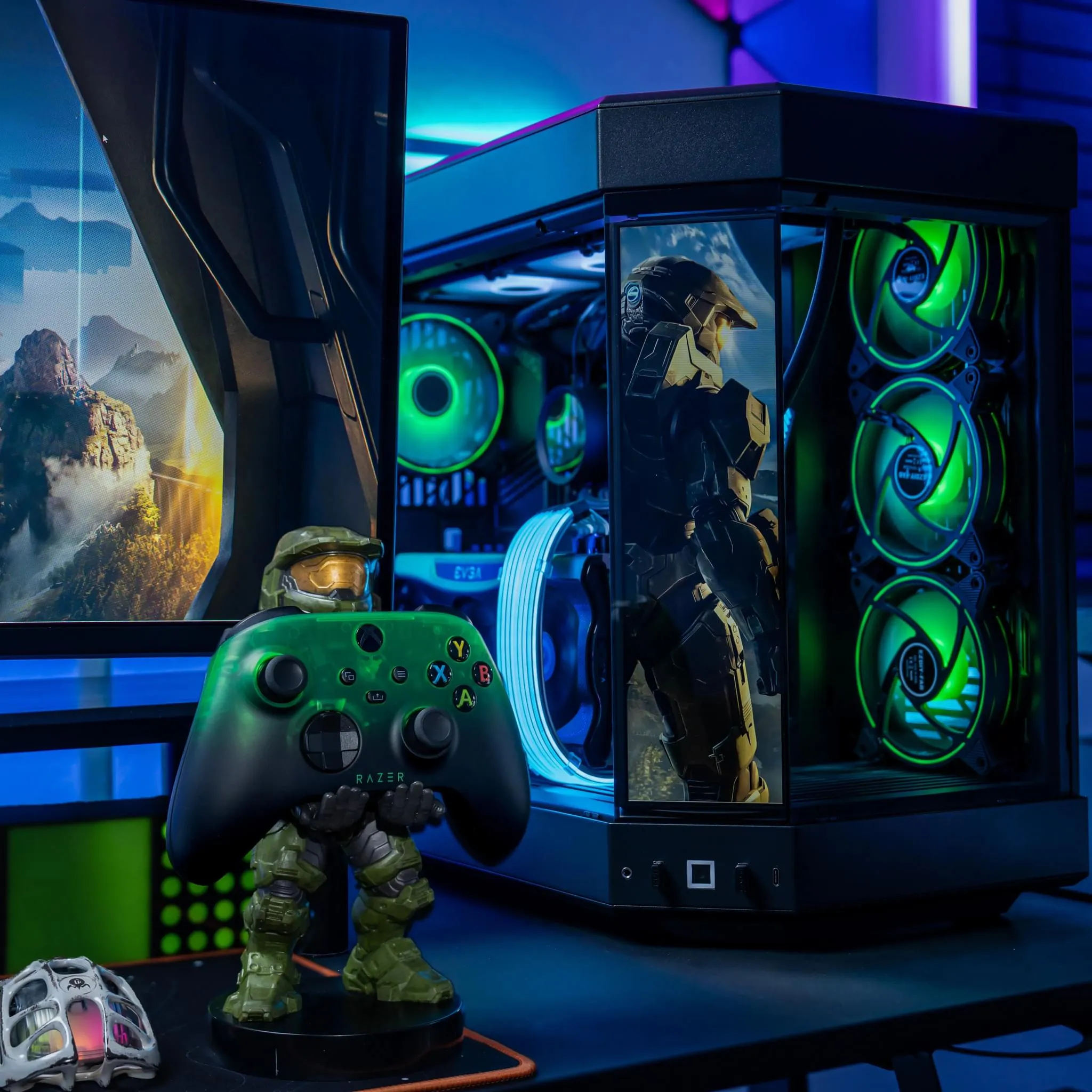 Halo: Master Chief Infinite Cable Guys Controller Holder and Phone Stand