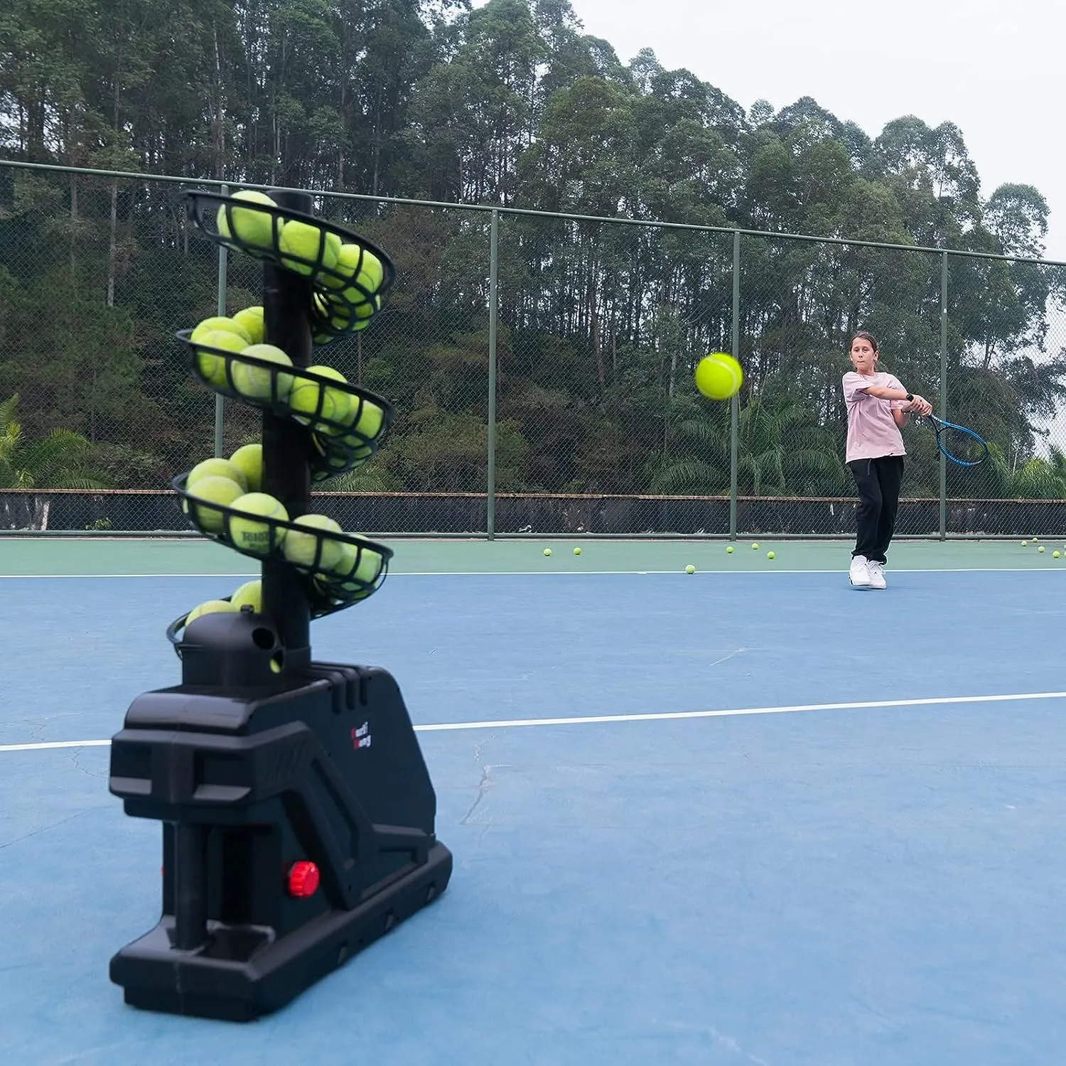 Hitman 45 GT-200 Tennis Pitching Machine