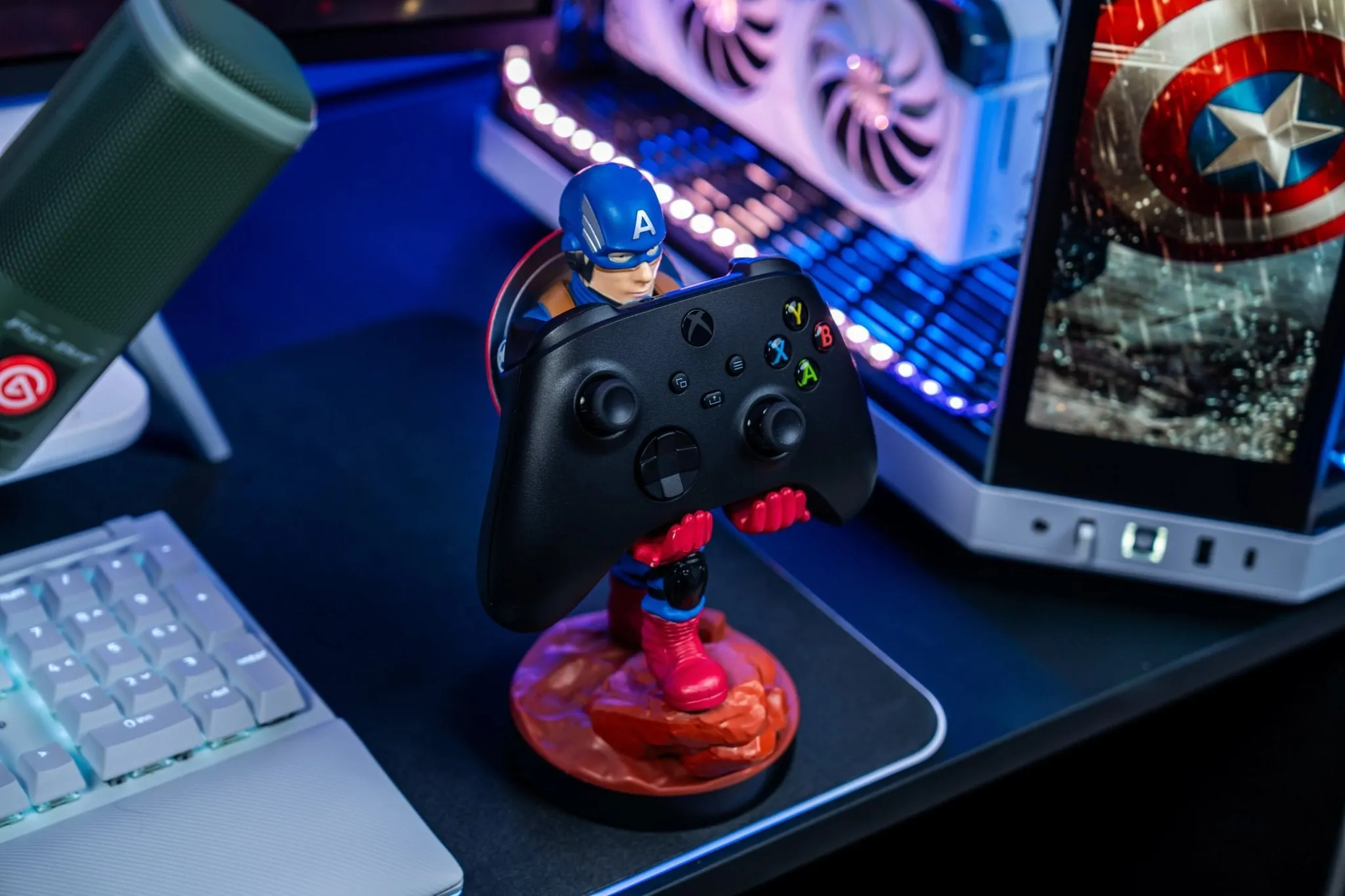 Marvel: Captain America Cable Guys Controller Holder and Phone Stand